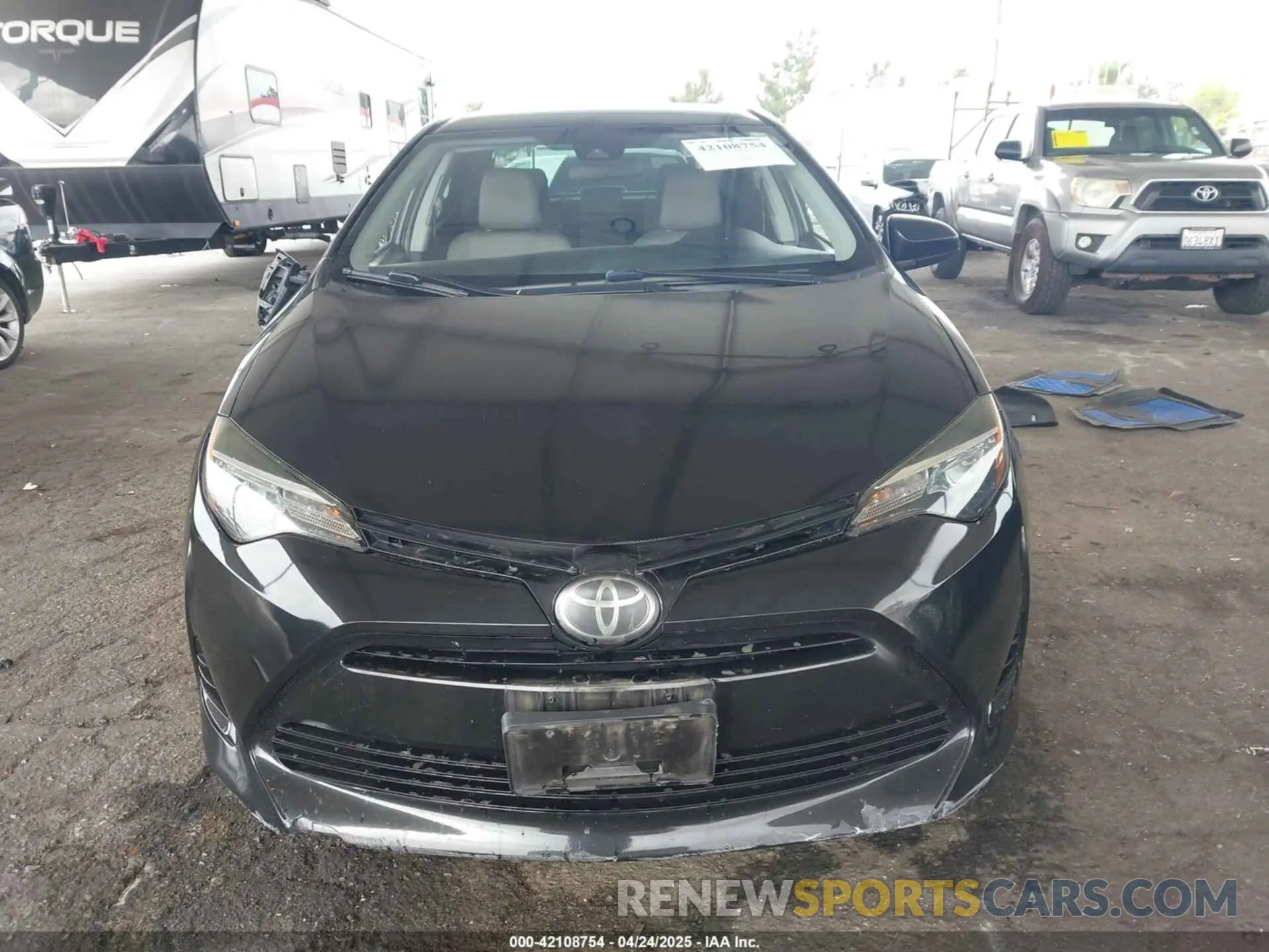 12 Photograph of a damaged car 2T1BURHE3KC233882 TOYOTA COROLLA 2019