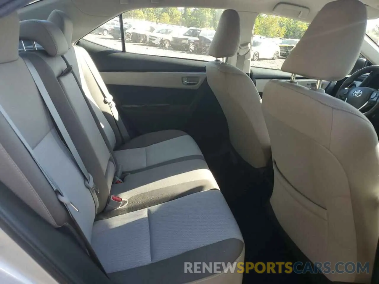 10 Photograph of a damaged car 2T1BURHE3KC245515 TOYOTA COROLLA 2019
