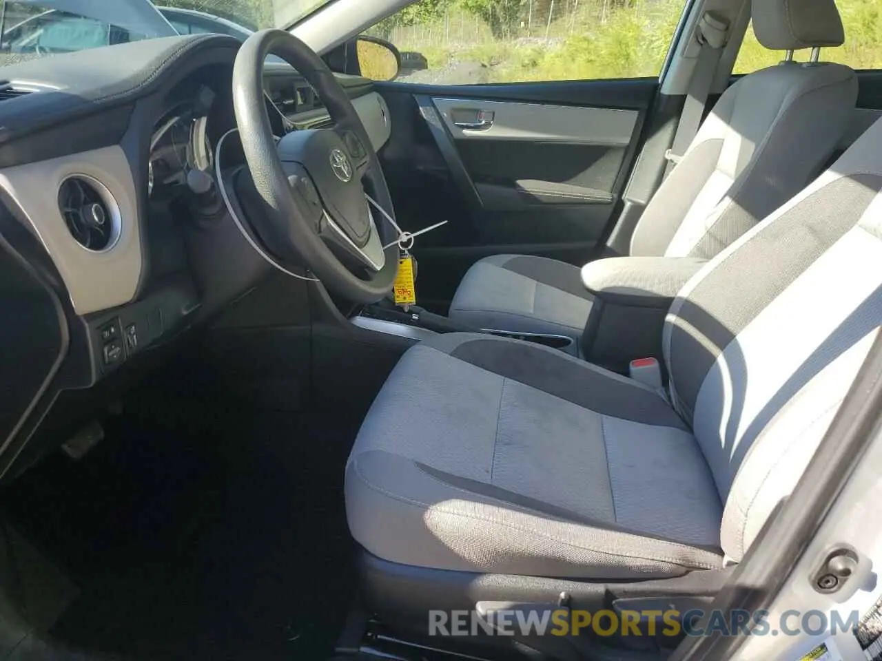 7 Photograph of a damaged car 2T1BURHE3KC245515 TOYOTA COROLLA 2019