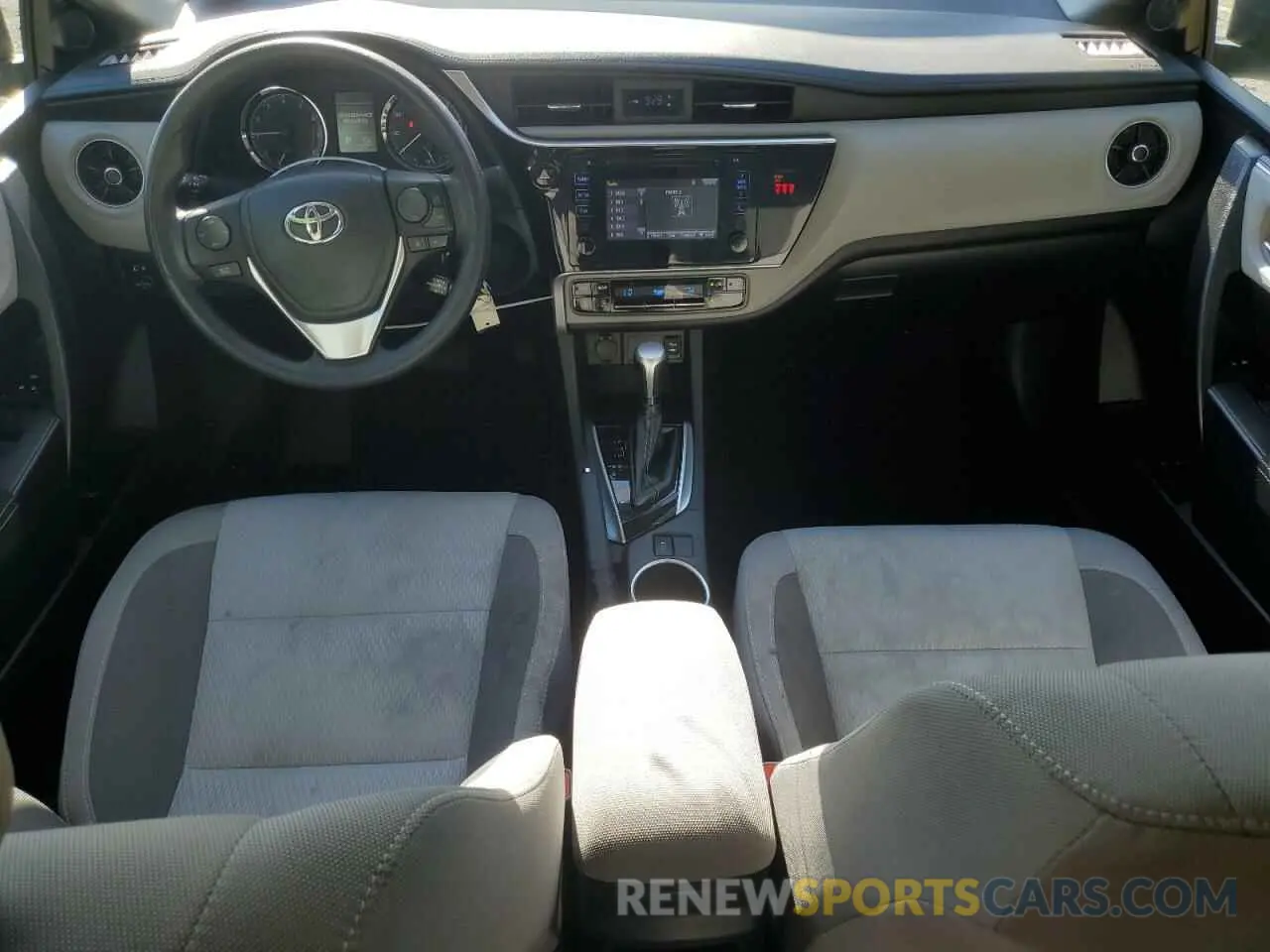 8 Photograph of a damaged car 2T1BURHE3KC245515 TOYOTA COROLLA 2019
