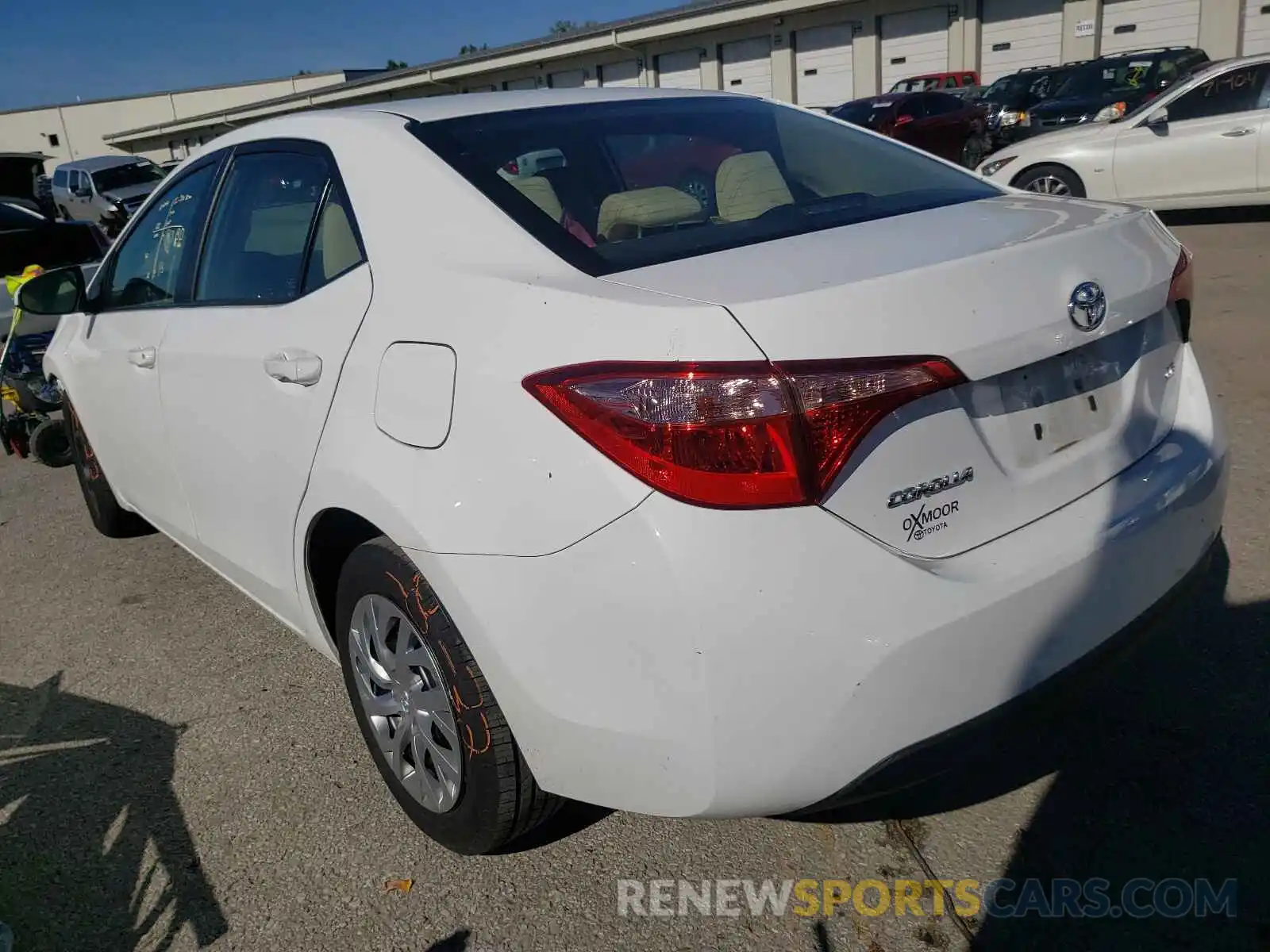 3 Photograph of a damaged car 2T1BURHE3KC245644 TOYOTA COROLLA 2019