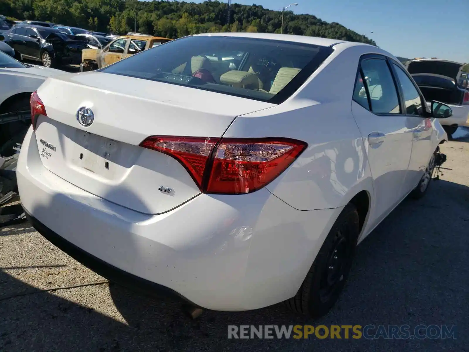 4 Photograph of a damaged car 2T1BURHE3KC245644 TOYOTA COROLLA 2019