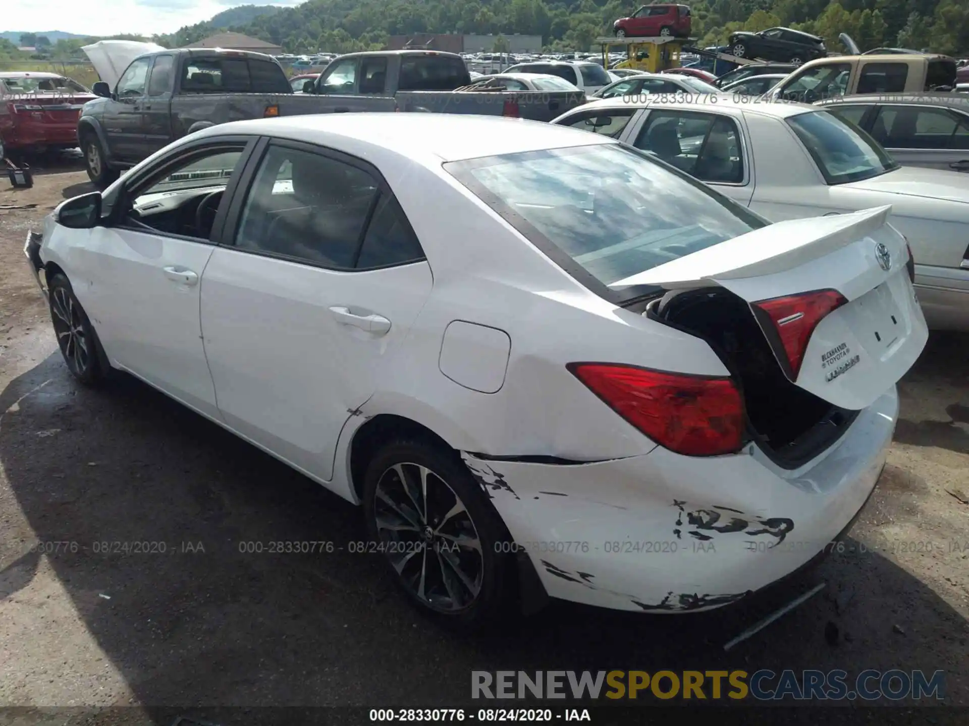 3 Photograph of a damaged car 2T1BURHE4KC126016 TOYOTA COROLLA 2019