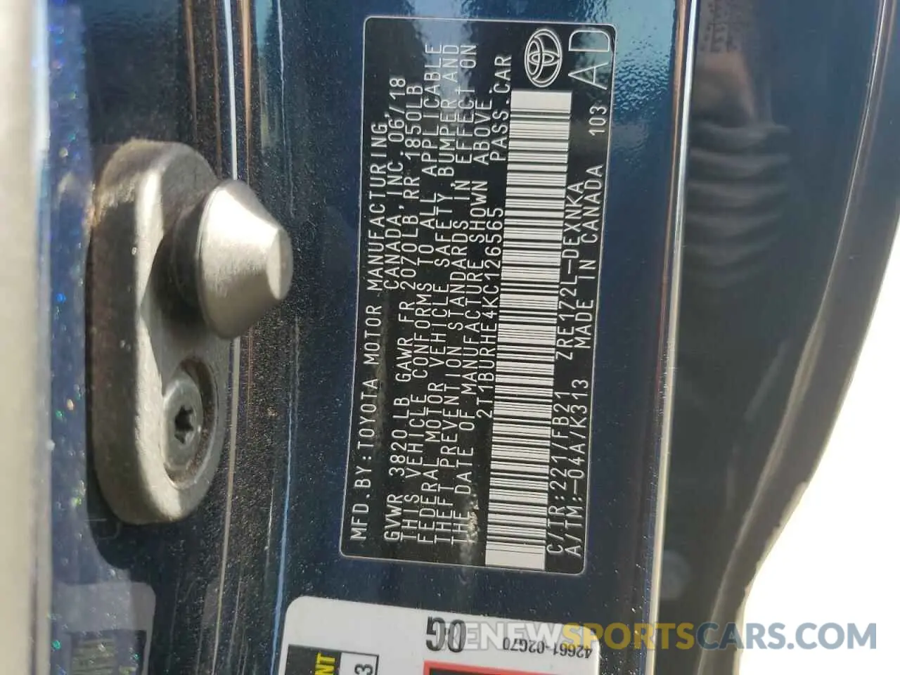 12 Photograph of a damaged car 2T1BURHE4KC126565 TOYOTA COROLLA 2019