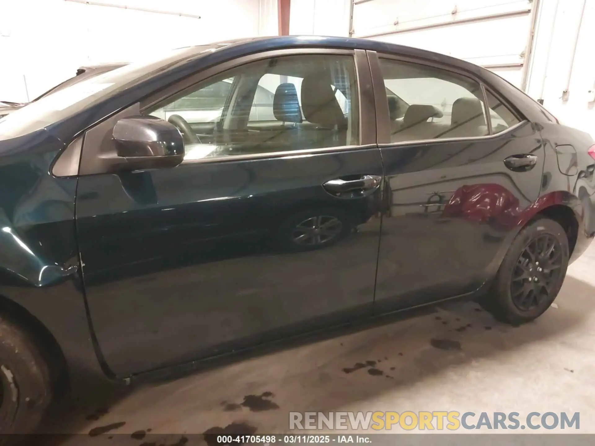 15 Photograph of a damaged car 2T1BURHE4KC129627 TOYOTA COROLLA 2019