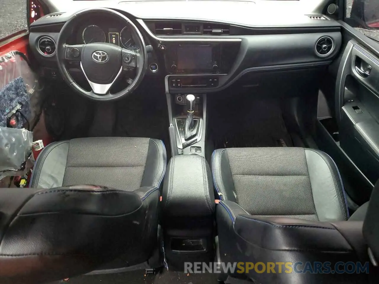 8 Photograph of a damaged car 2T1BURHE4KC133032 TOYOTA COROLLA 2019