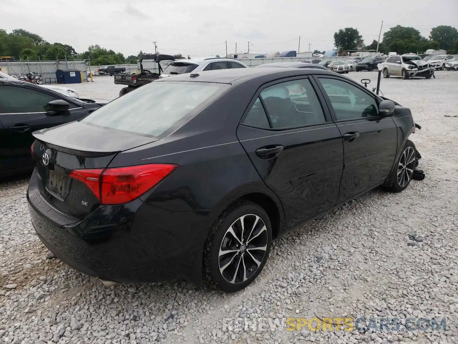 4 Photograph of a damaged car 2T1BURHE4KC136285 TOYOTA COROLLA 2019