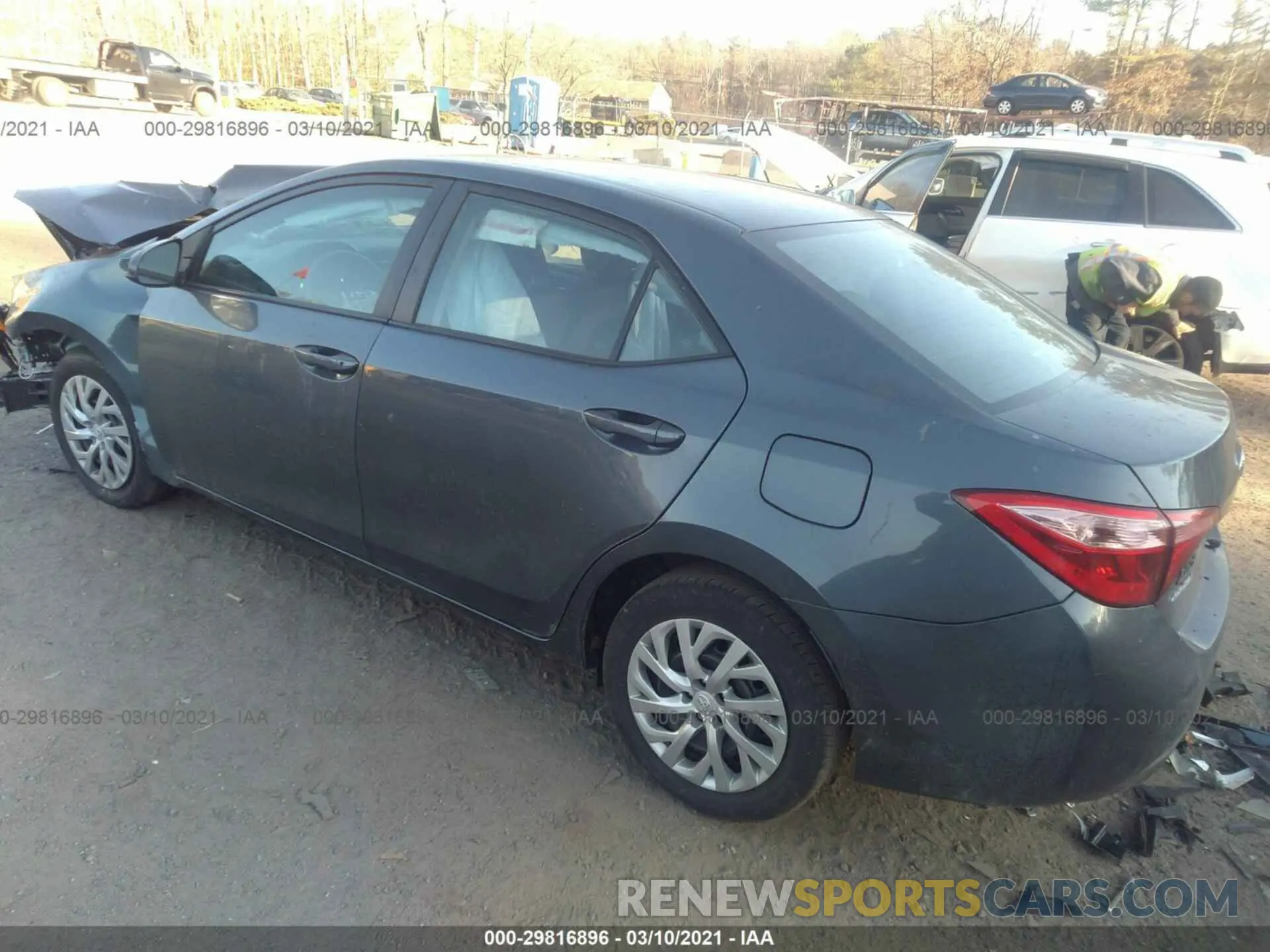 3 Photograph of a damaged car 2T1BURHE4KC137985 TOYOTA COROLLA 2019