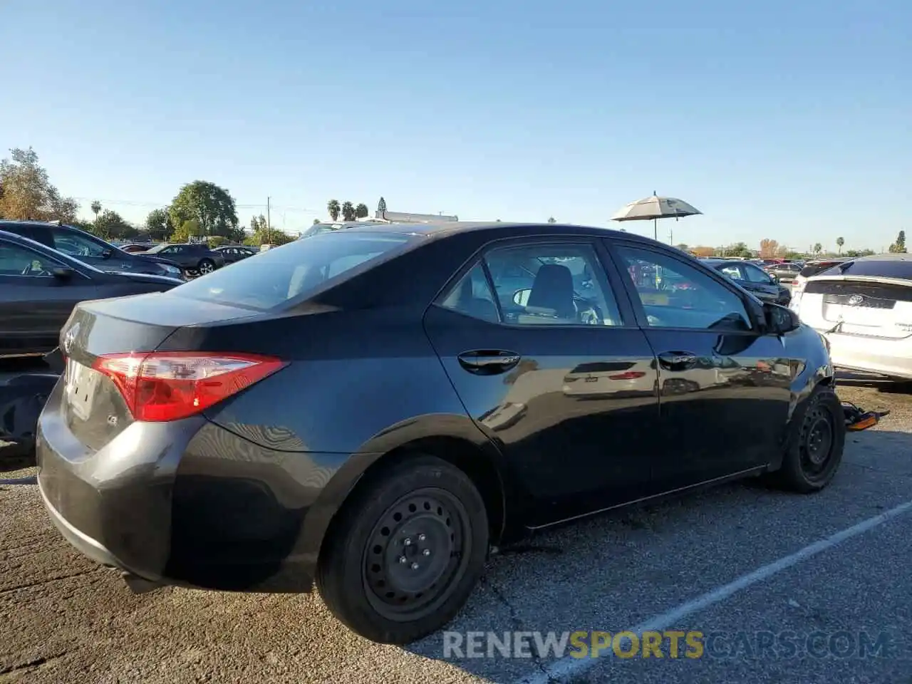 3 Photograph of a damaged car 2T1BURHE4KC138554 TOYOTA COROLLA 2019