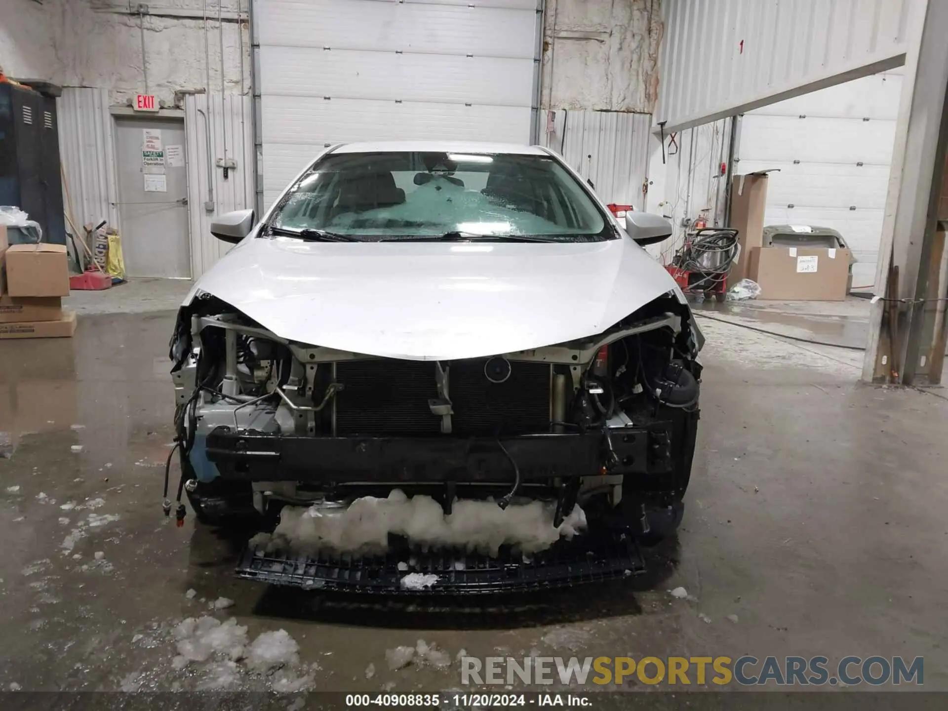 13 Photograph of a damaged car 2T1BURHE4KC138585 TOYOTA COROLLA 2019