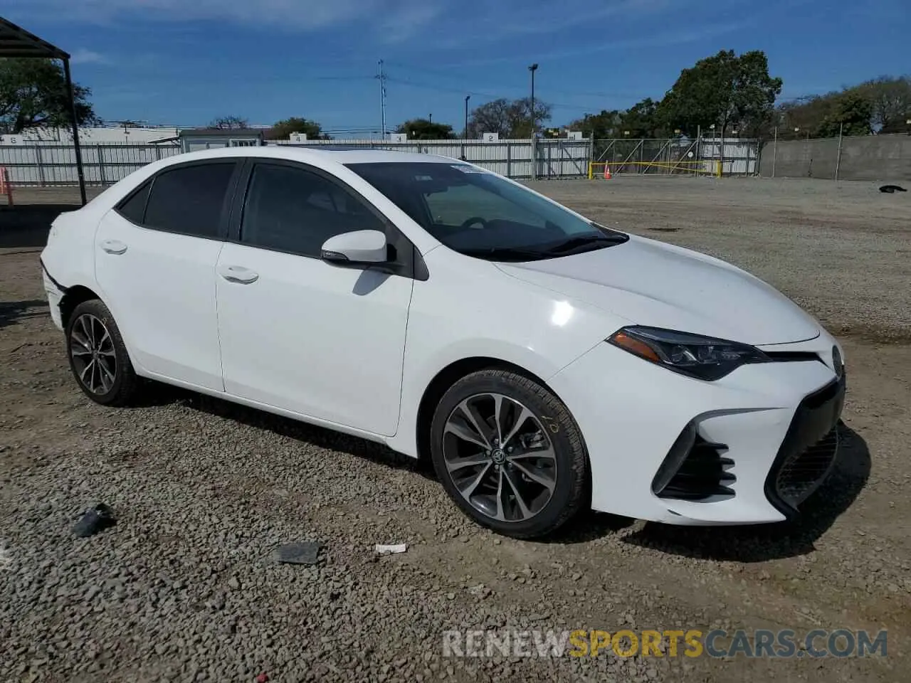 4 Photograph of a damaged car 2T1BURHE4KC141356 TOYOTA COROLLA 2019