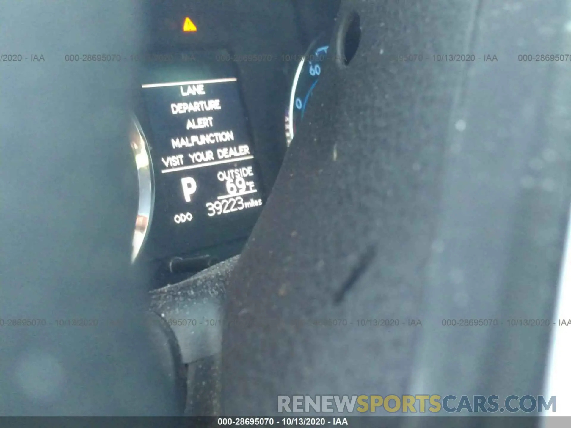 7 Photograph of a damaged car 2T1BURHE4KC144225 TOYOTA COROLLA 2019