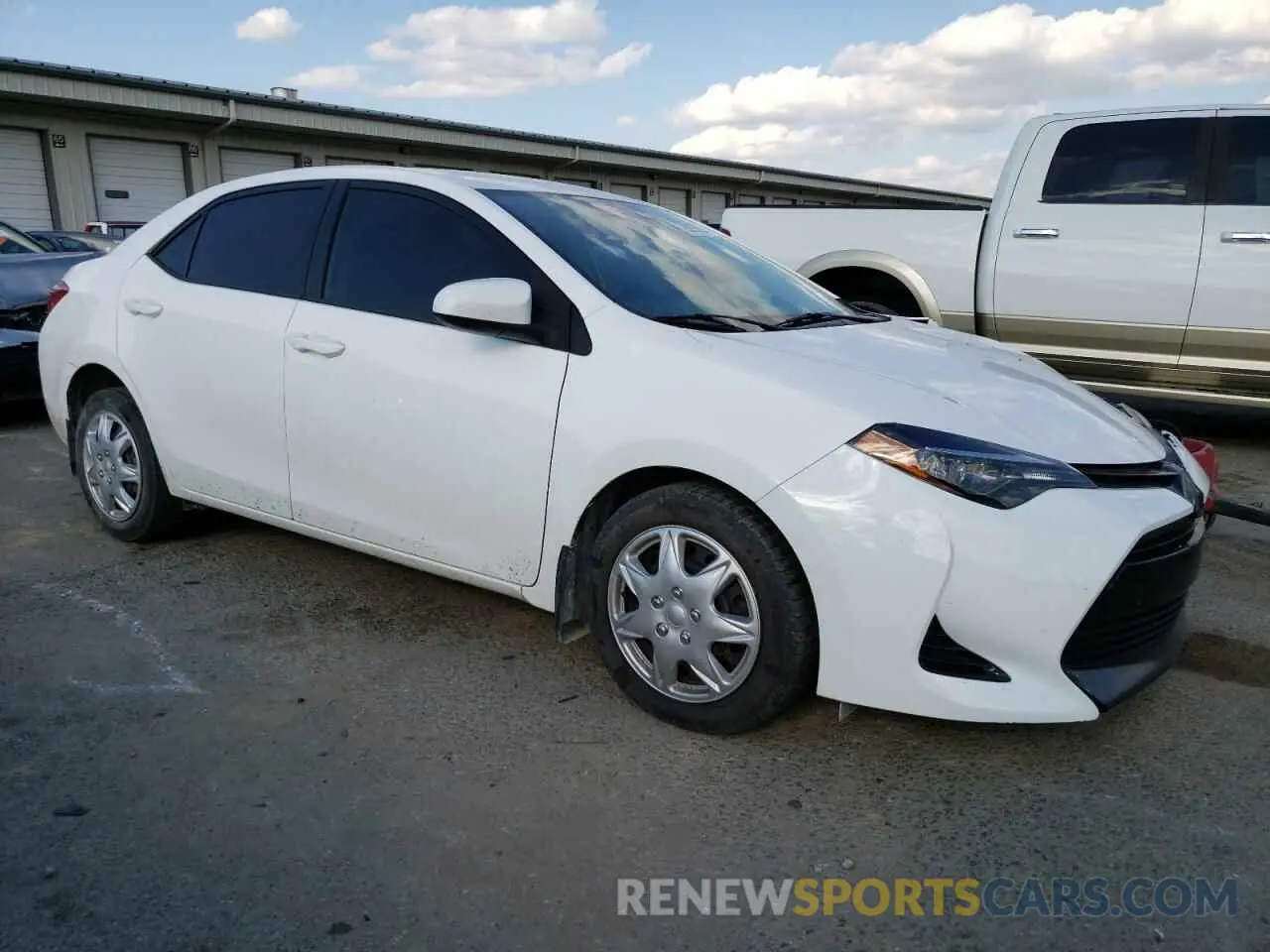 4 Photograph of a damaged car 2T1BURHE4KC147125 TOYOTA COROLLA 2019