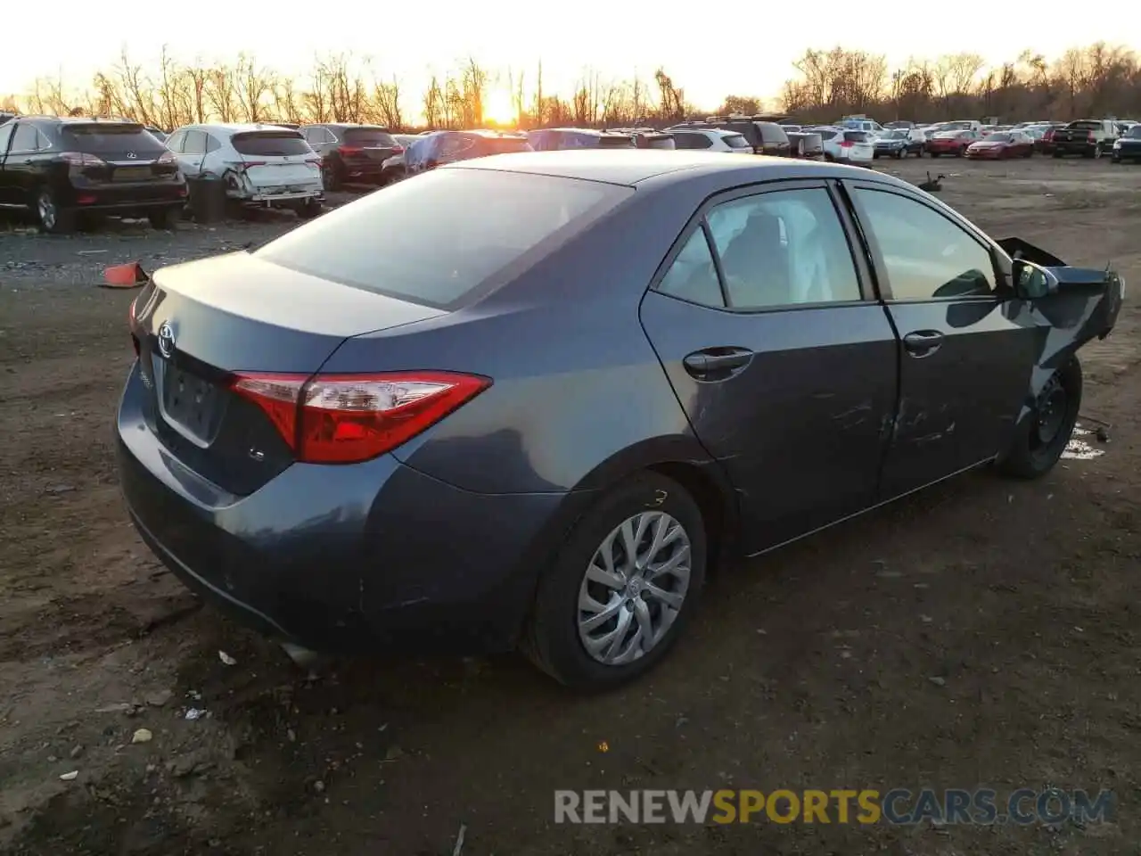 3 Photograph of a damaged car 2T1BURHE4KC149070 TOYOTA COROLLA 2019