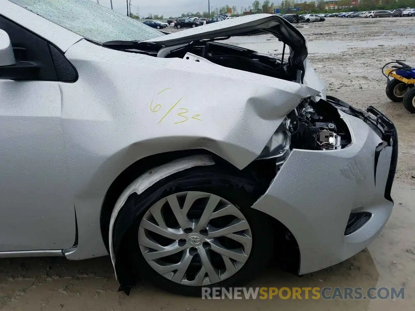 9 Photograph of a damaged car 2T1BURHE4KC153586 TOYOTA COROLLA 2019