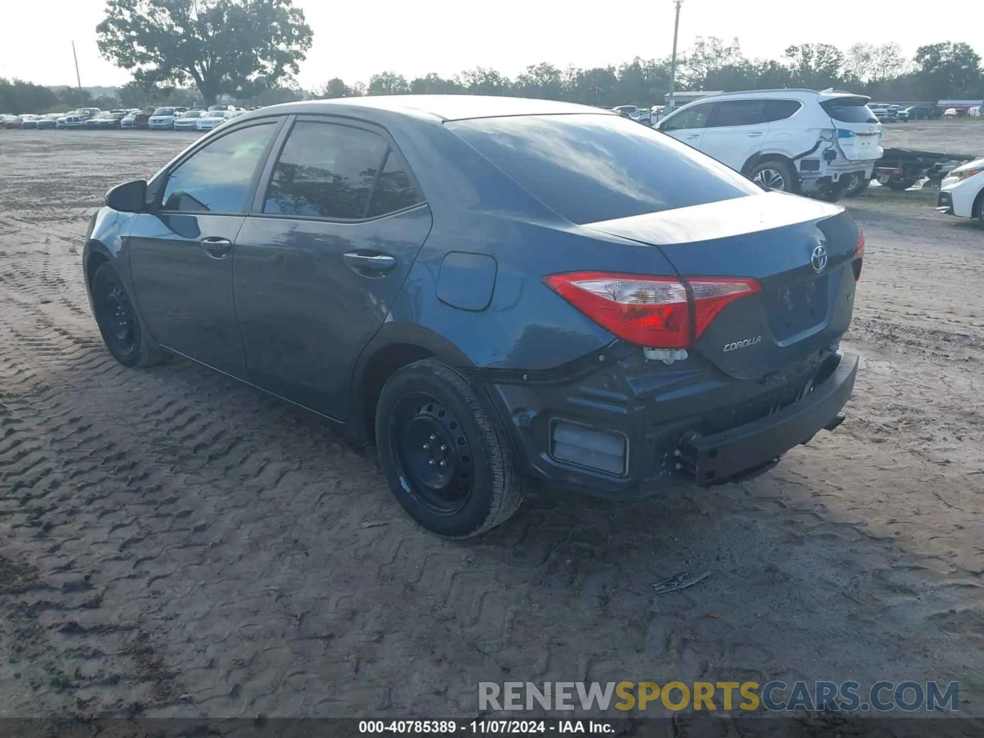 3 Photograph of a damaged car 2T1BURHE4KC155922 TOYOTA COROLLA 2019