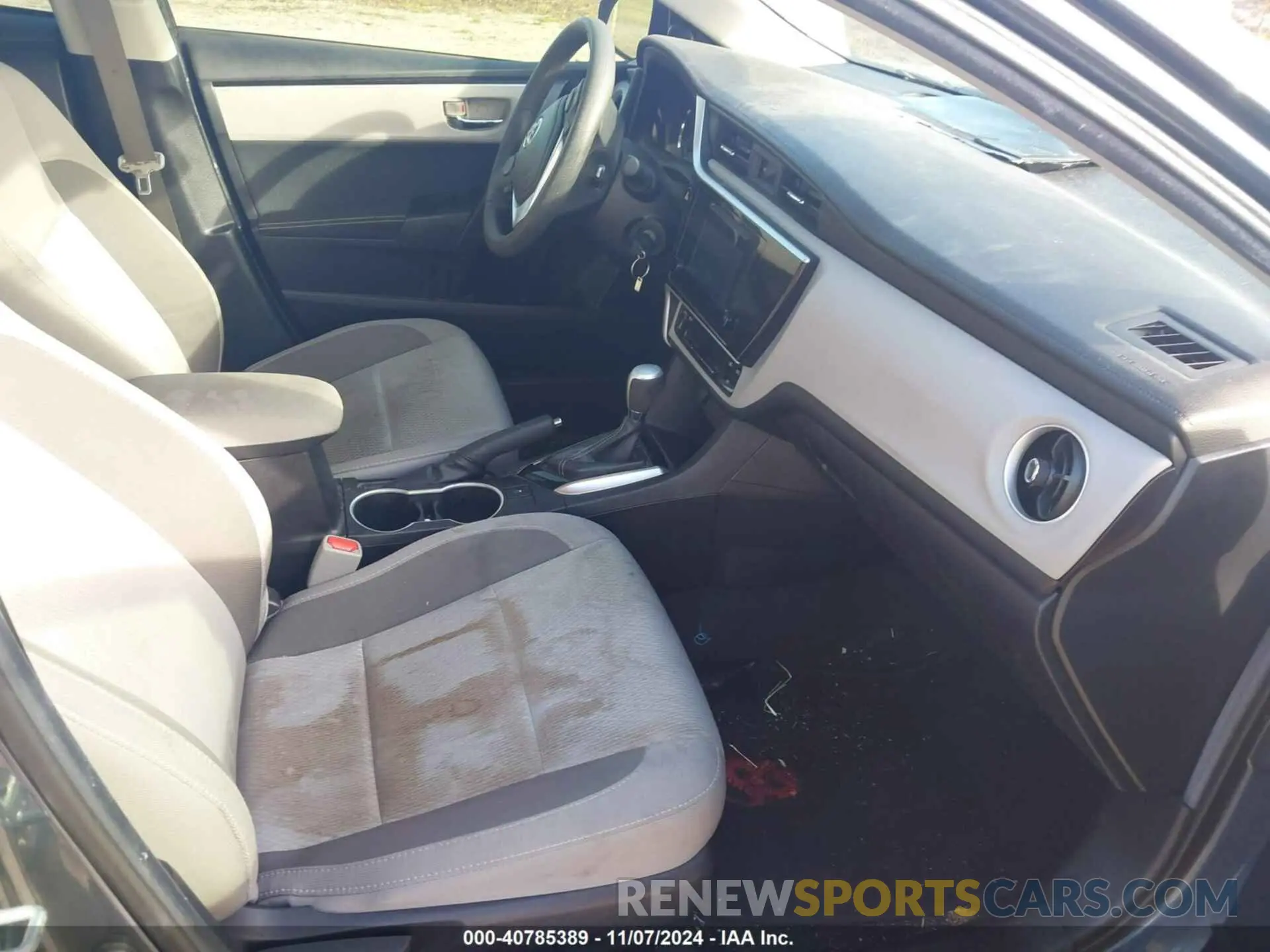 5 Photograph of a damaged car 2T1BURHE4KC155922 TOYOTA COROLLA 2019