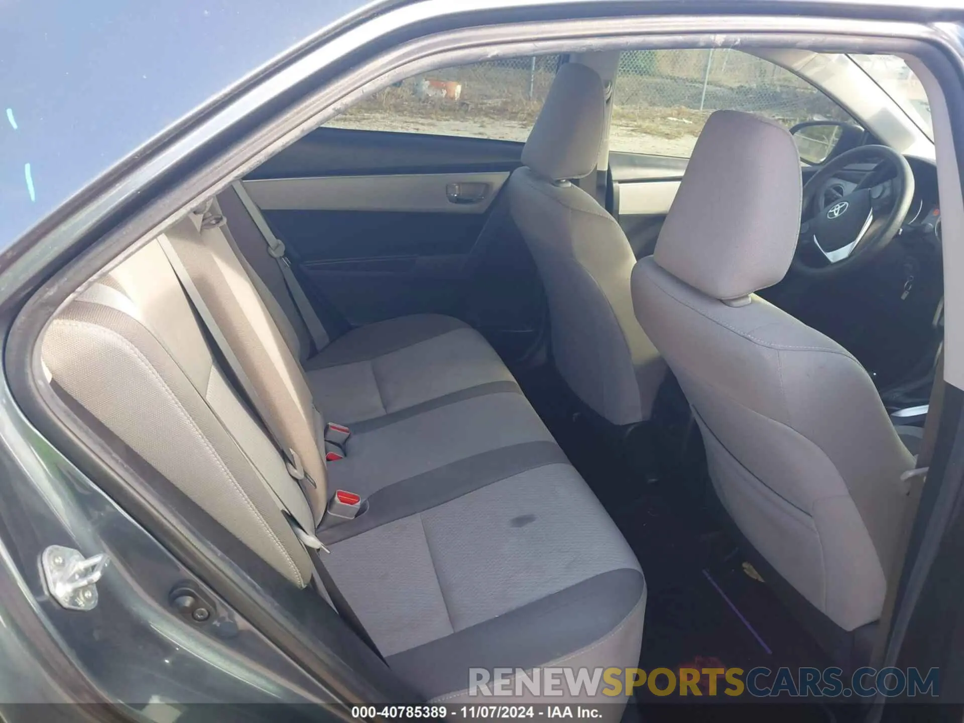 8 Photograph of a damaged car 2T1BURHE4KC155922 TOYOTA COROLLA 2019