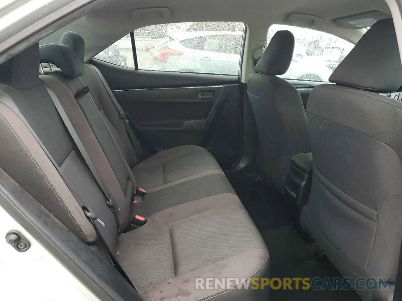 10 Photograph of a damaged car 2T1BURHE4KC166273 TOYOTA COROLLA 2019