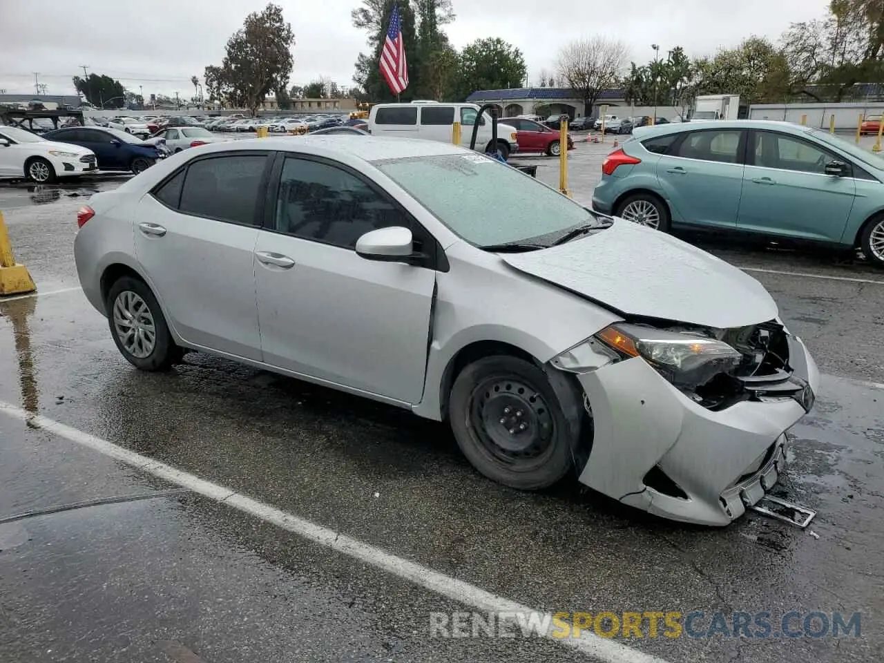 4 Photograph of a damaged car 2T1BURHE4KC166273 TOYOTA COROLLA 2019