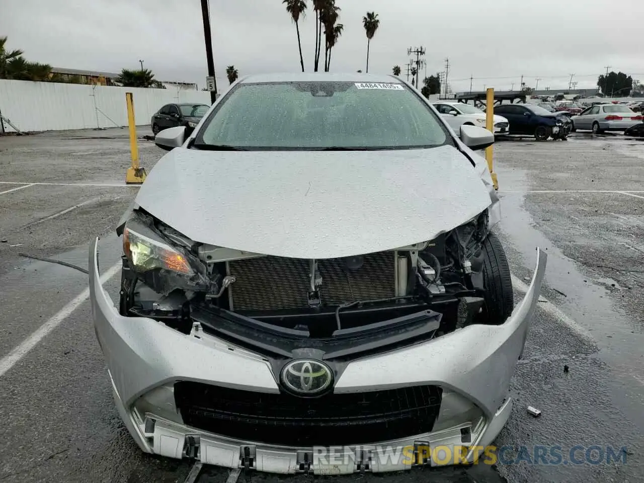 5 Photograph of a damaged car 2T1BURHE4KC166273 TOYOTA COROLLA 2019