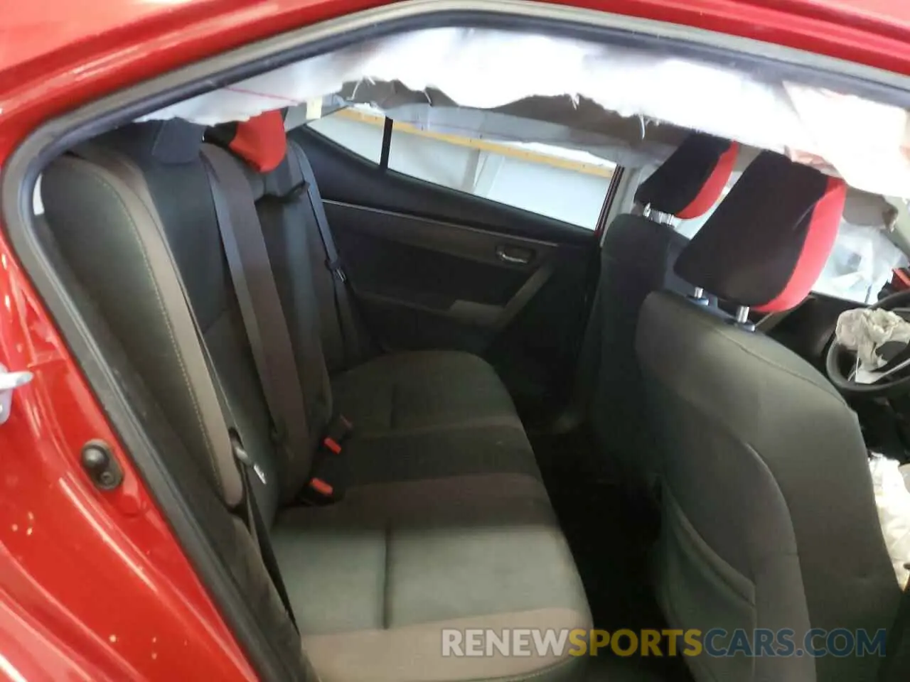 11 Photograph of a damaged car 2T1BURHE4KC167018 TOYOTA COROLLA 2019