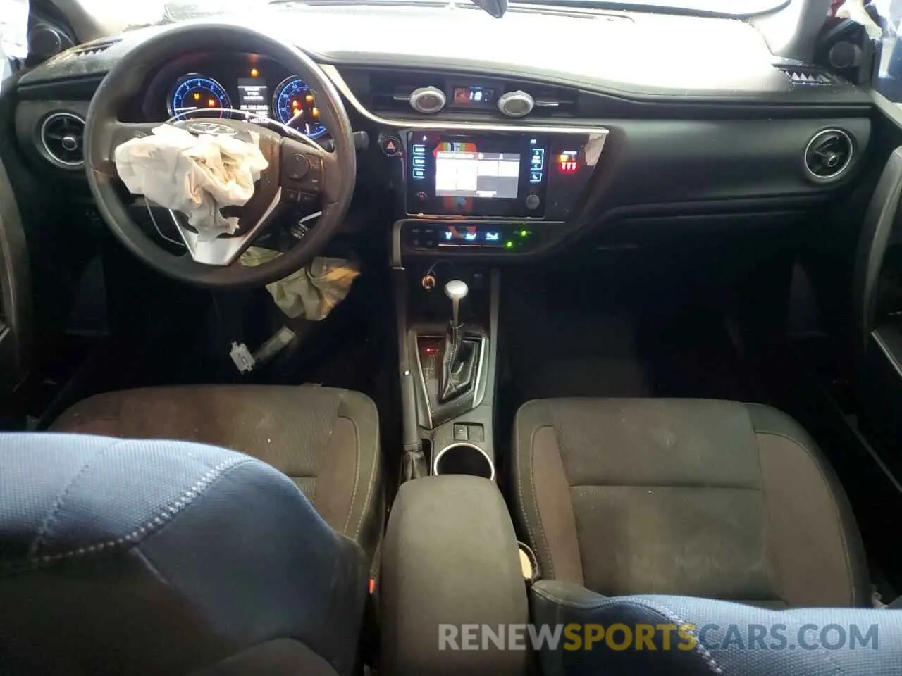 8 Photograph of a damaged car 2T1BURHE4KC167018 TOYOTA COROLLA 2019