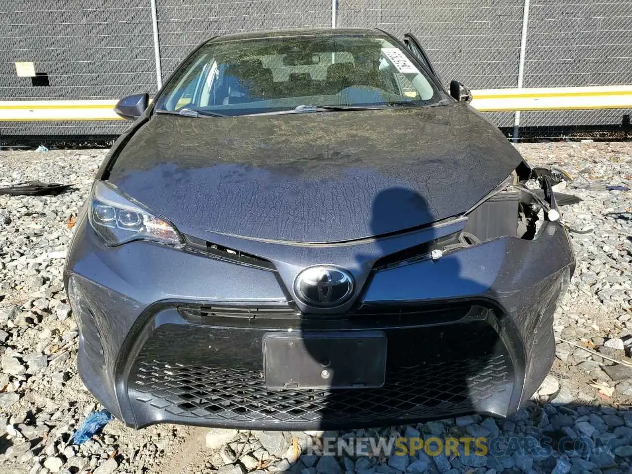 5 Photograph of a damaged car 2T1BURHE4KC173174 TOYOTA COROLLA 2019