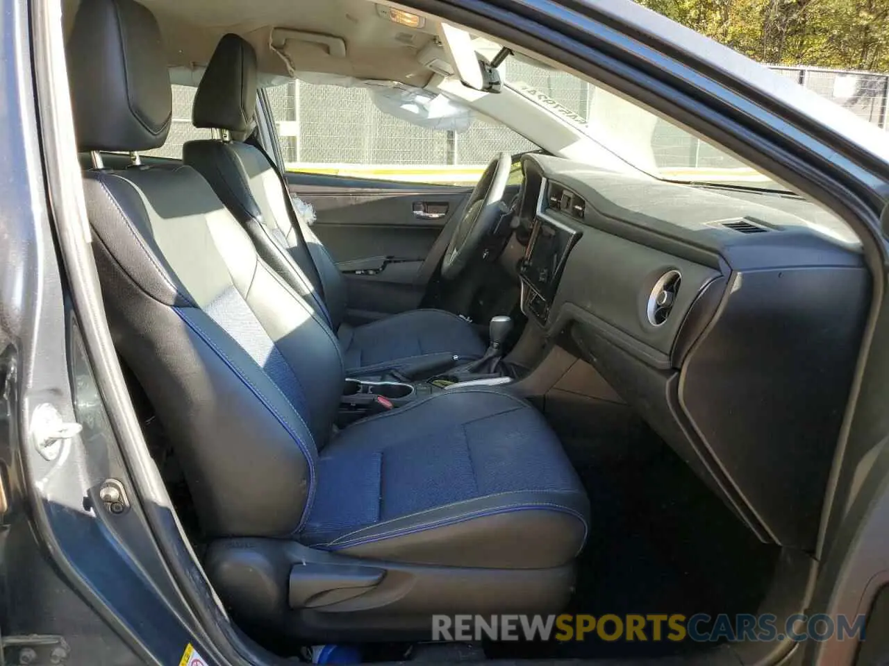 7 Photograph of a damaged car 2T1BURHE4KC173174 TOYOTA COROLLA 2019