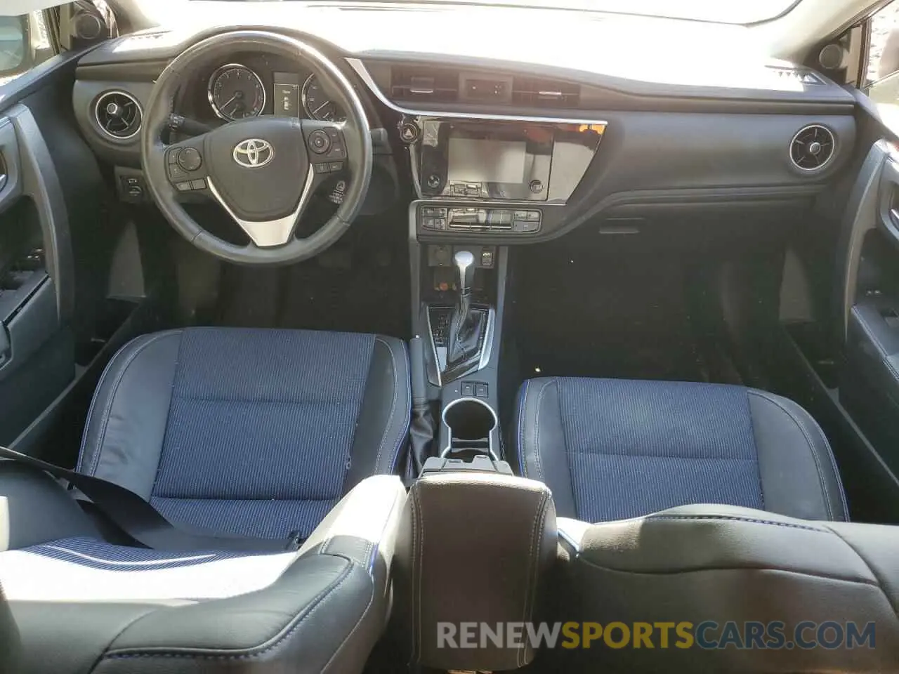 8 Photograph of a damaged car 2T1BURHE4KC173174 TOYOTA COROLLA 2019