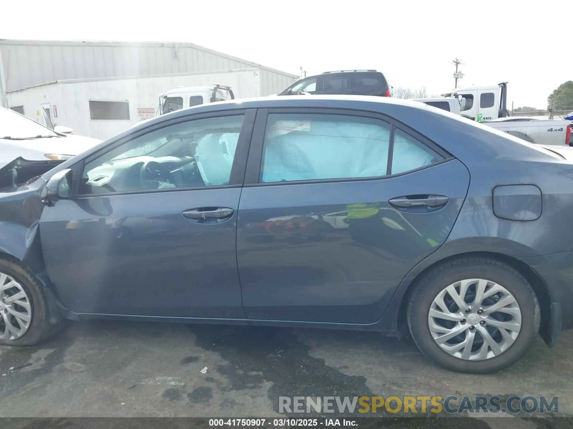 14 Photograph of a damaged car 2T1BURHE4KC173952 TOYOTA COROLLA 2019