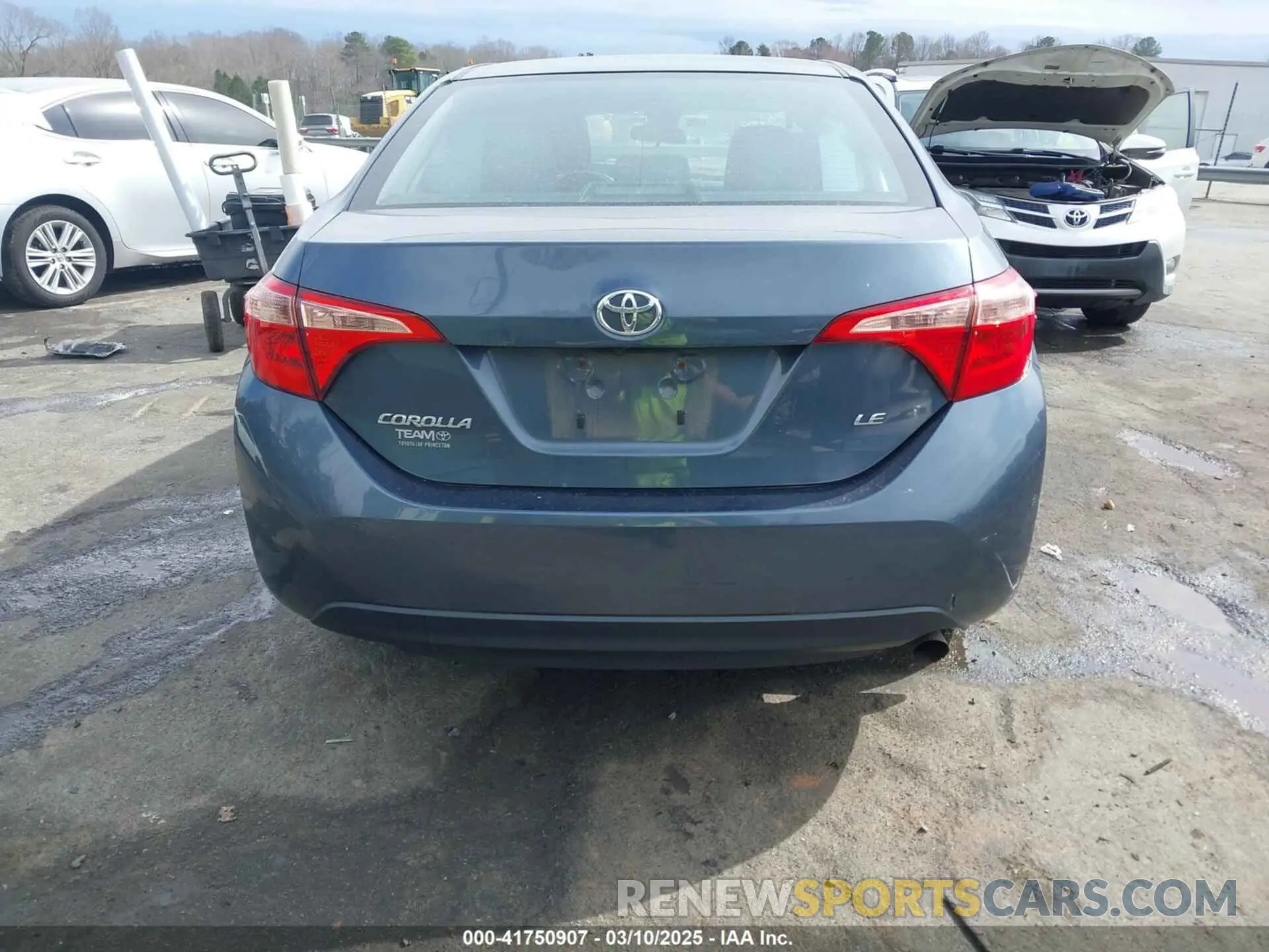 16 Photograph of a damaged car 2T1BURHE4KC173952 TOYOTA COROLLA 2019