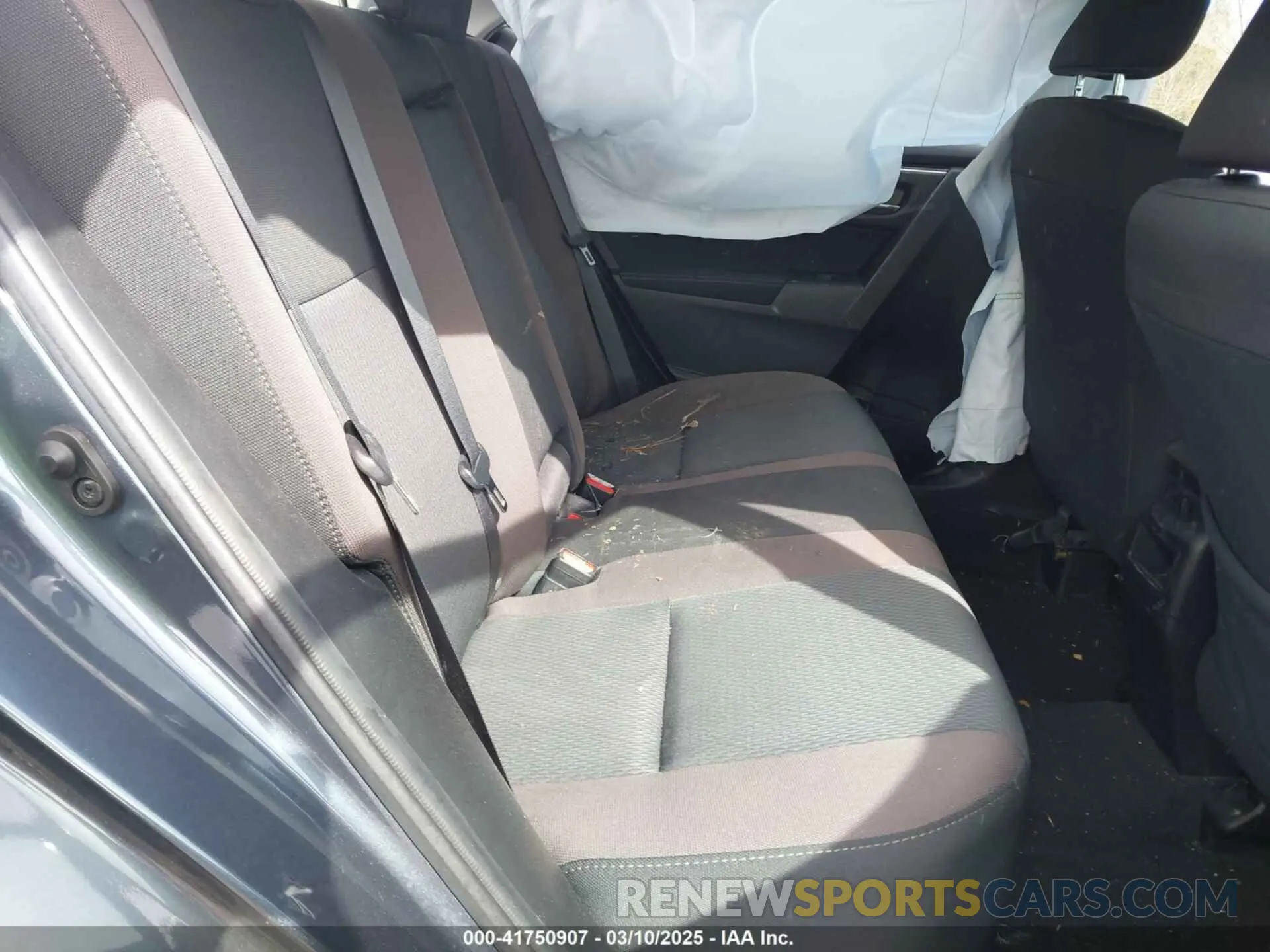 8 Photograph of a damaged car 2T1BURHE4KC173952 TOYOTA COROLLA 2019