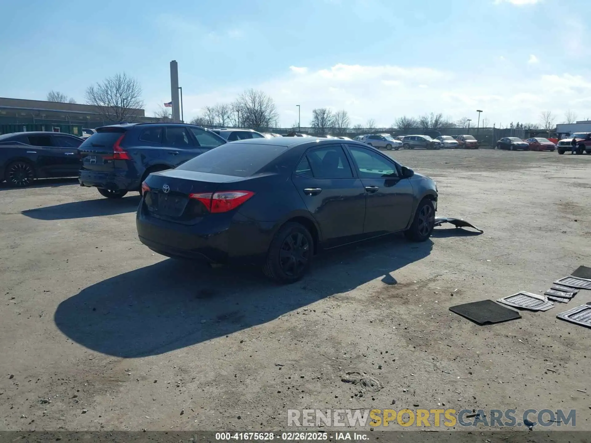 4 Photograph of a damaged car 2T1BURHE4KC174132 TOYOTA COROLLA 2019