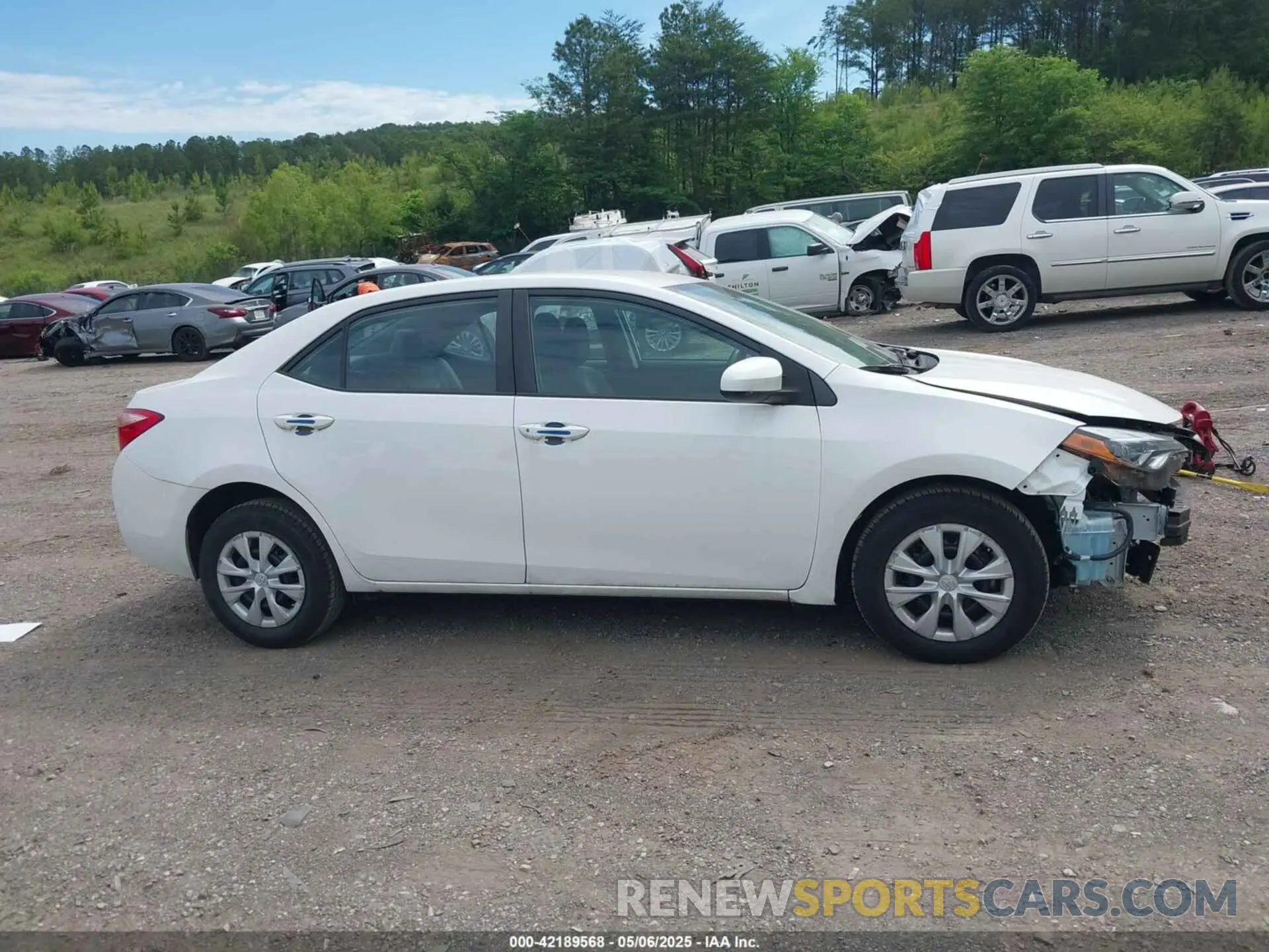 13 Photograph of a damaged car 2T1BURHE4KC176589 TOYOTA COROLLA 2019