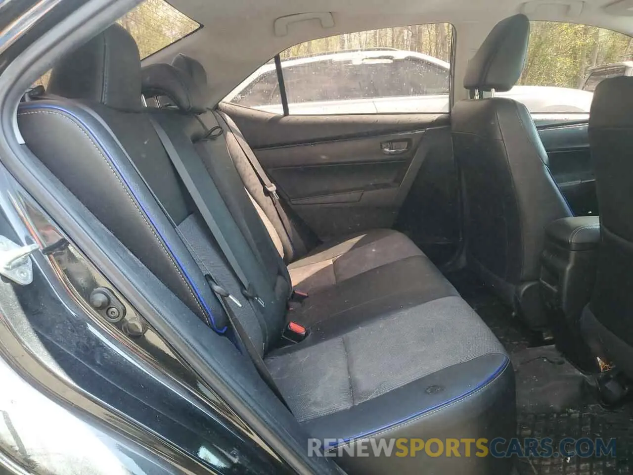 10 Photograph of a damaged car 2T1BURHE4KC178505 TOYOTA COROLLA 2019