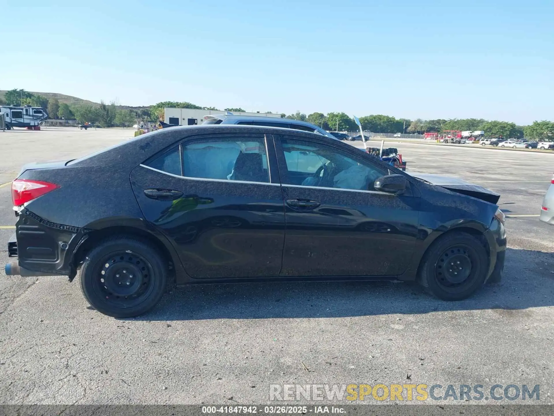 13 Photograph of a damaged car 2T1BURHE4KC181498 TOYOTA COROLLA 2019