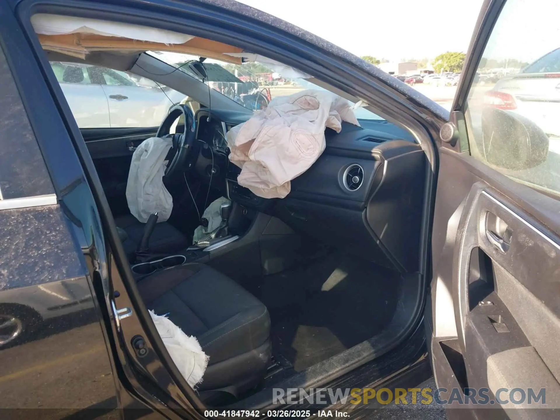 5 Photograph of a damaged car 2T1BURHE4KC181498 TOYOTA COROLLA 2019