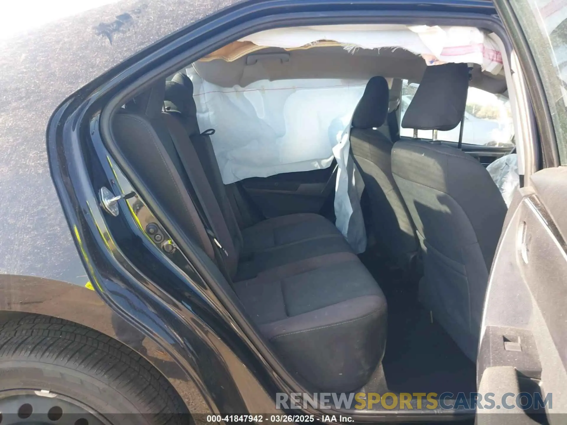 8 Photograph of a damaged car 2T1BURHE4KC181498 TOYOTA COROLLA 2019
