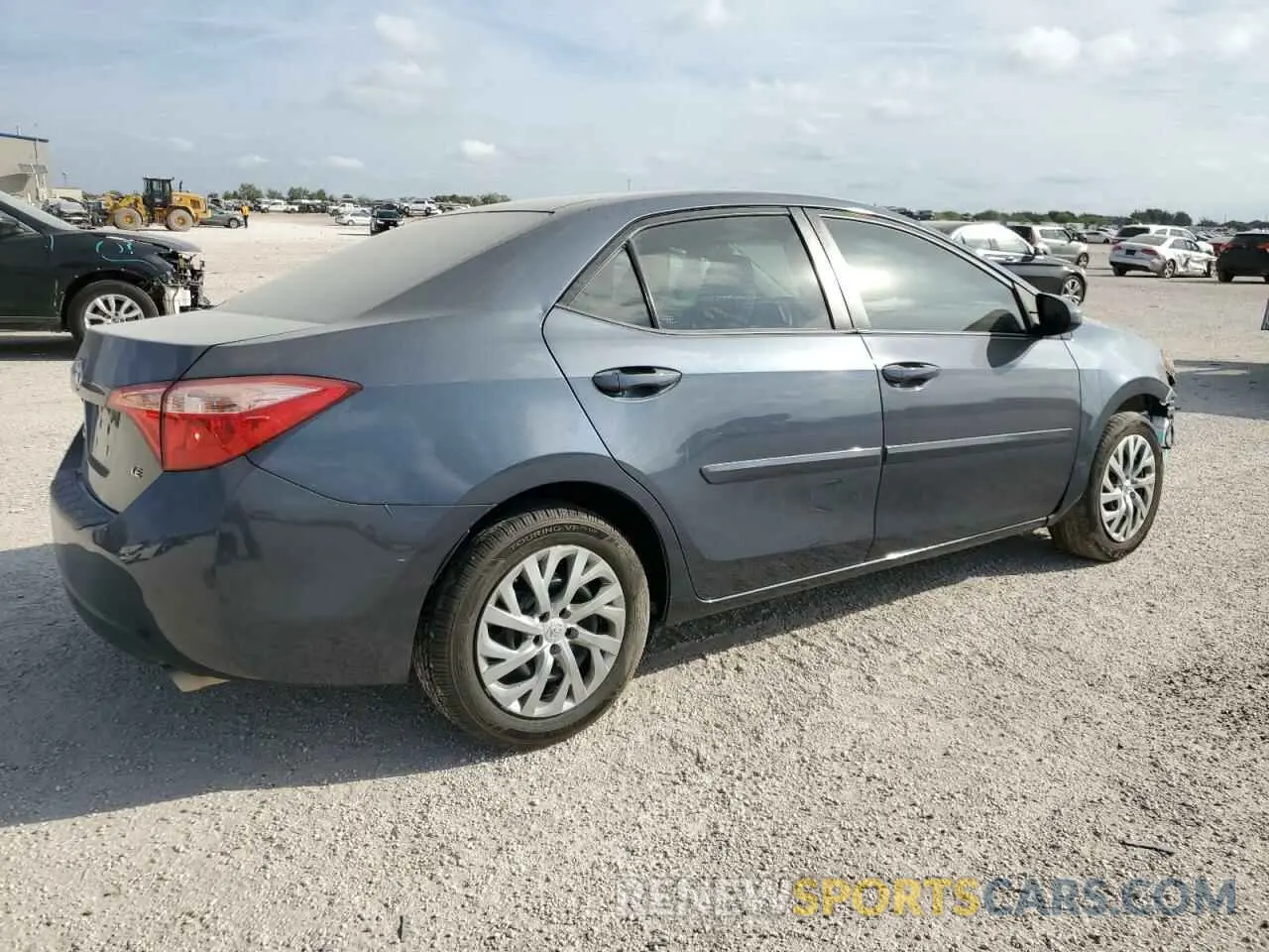 3 Photograph of a damaged car 2T1BURHE4KC186703 TOYOTA COROLLA 2019