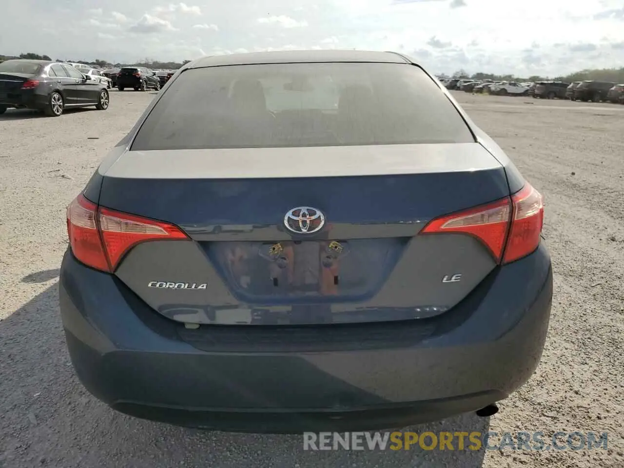 6 Photograph of a damaged car 2T1BURHE4KC186703 TOYOTA COROLLA 2019