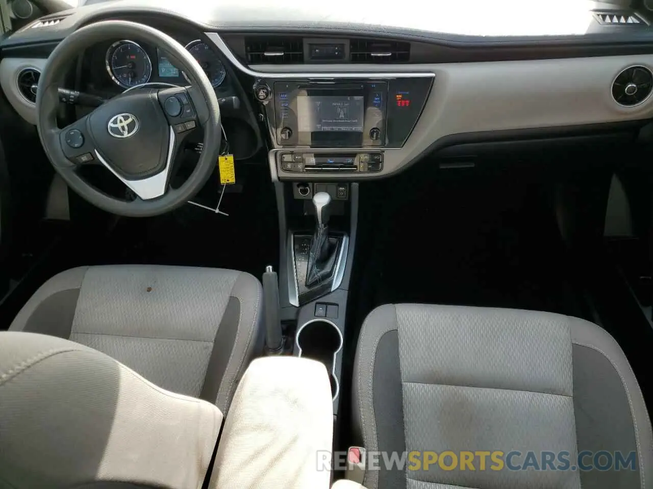 8 Photograph of a damaged car 2T1BURHE4KC186703 TOYOTA COROLLA 2019