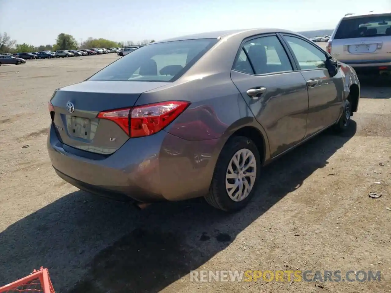 4 Photograph of a damaged car 2T1BURHE4KC187091 TOYOTA COROLLA 2019