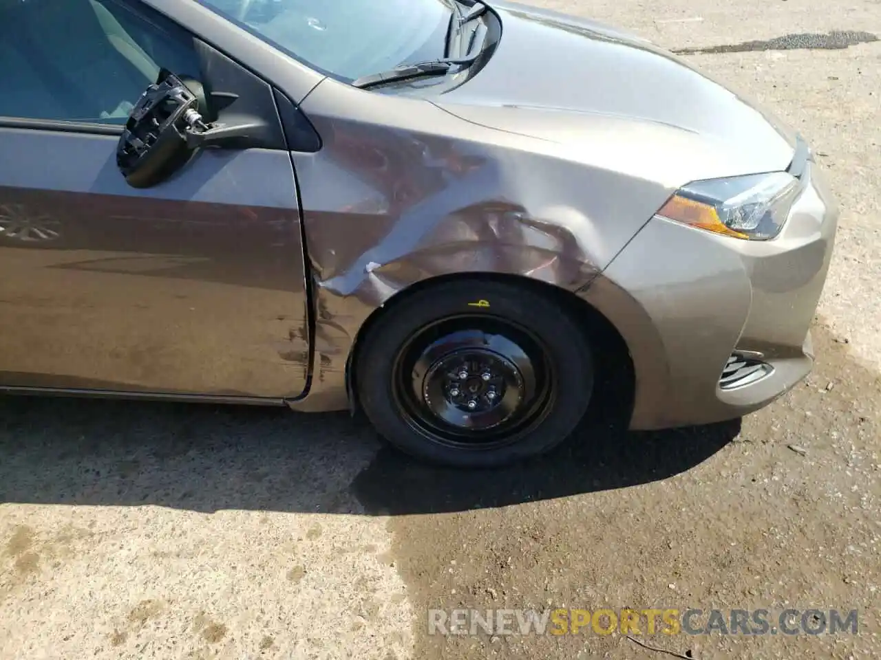 9 Photograph of a damaged car 2T1BURHE4KC187091 TOYOTA COROLLA 2019