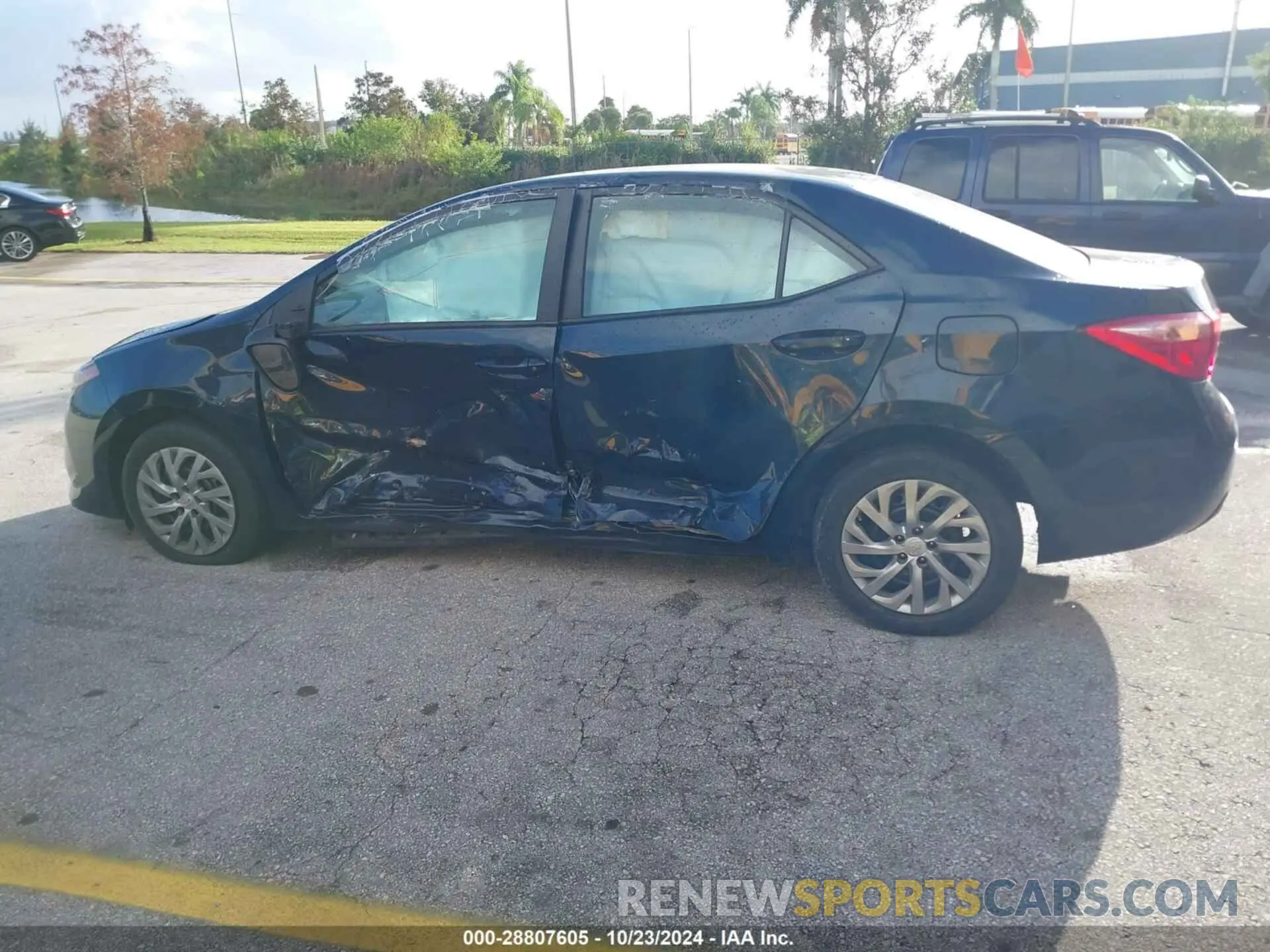 14 Photograph of a damaged car 2T1BURHE4KC188922 TOYOTA COROLLA 2019