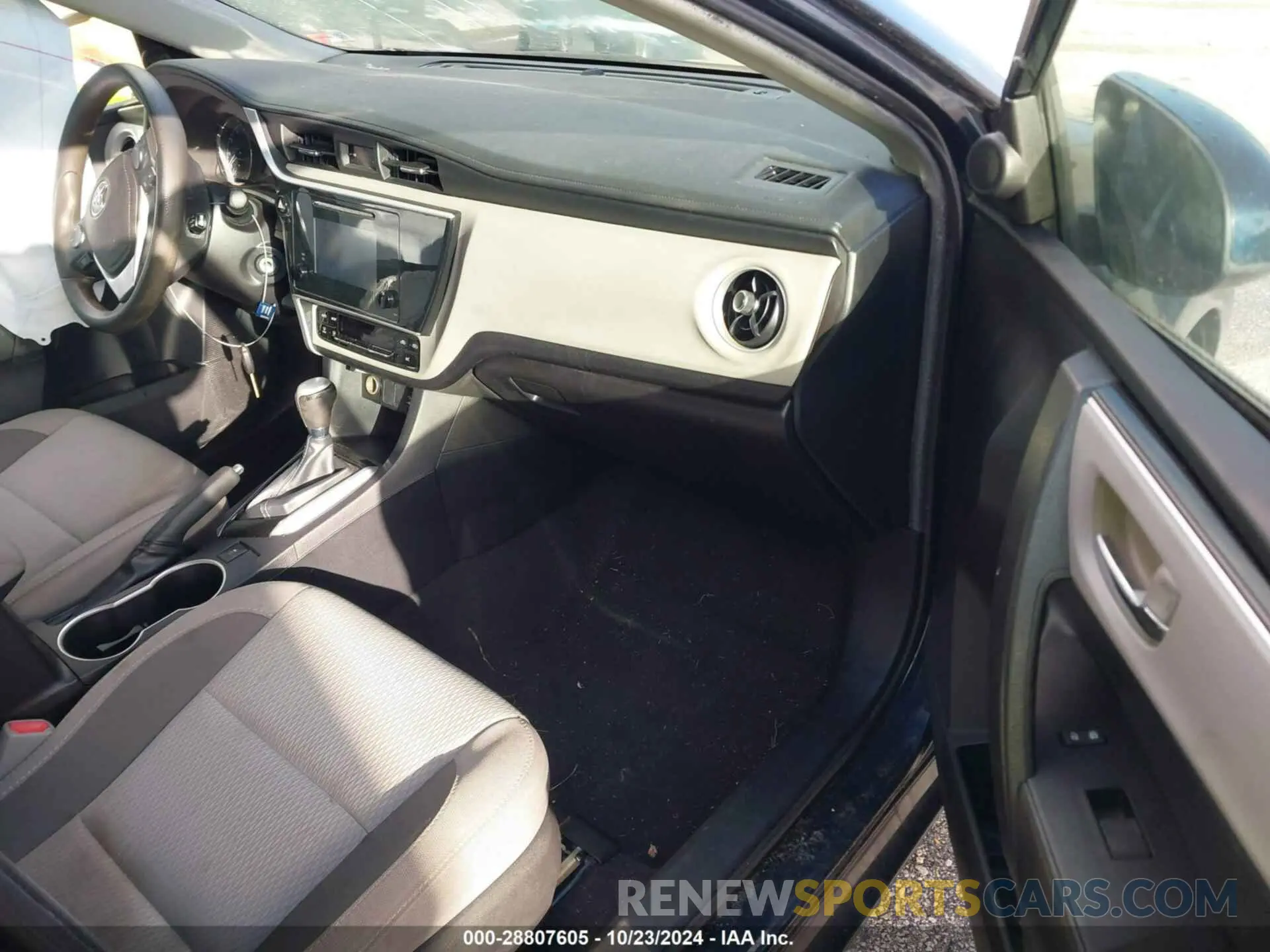 5 Photograph of a damaged car 2T1BURHE4KC188922 TOYOTA COROLLA 2019