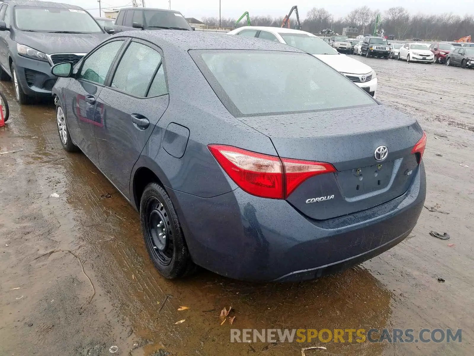 3 Photograph of a damaged car 2T1BURHE4KC199404 TOYOTA COROLLA 2019