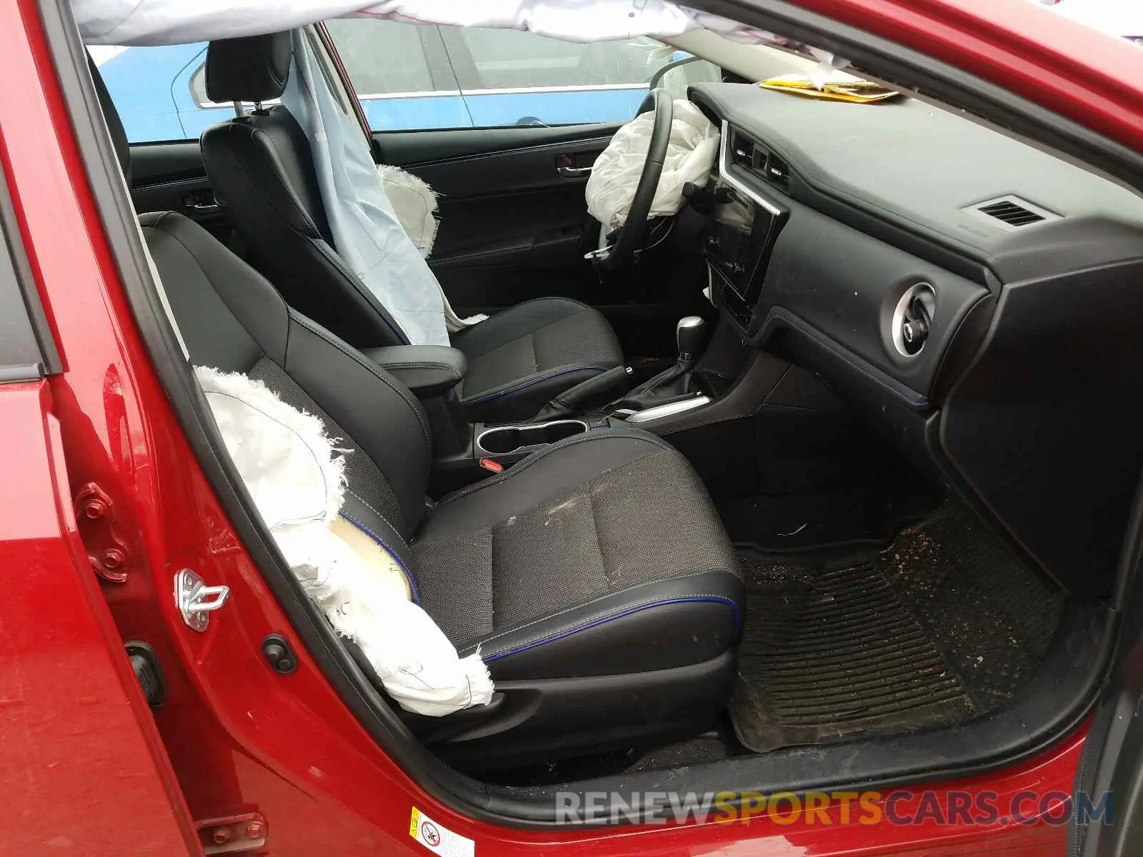 5 Photograph of a damaged car 2T1BURHE4KC201751 TOYOTA COROLLA 2019