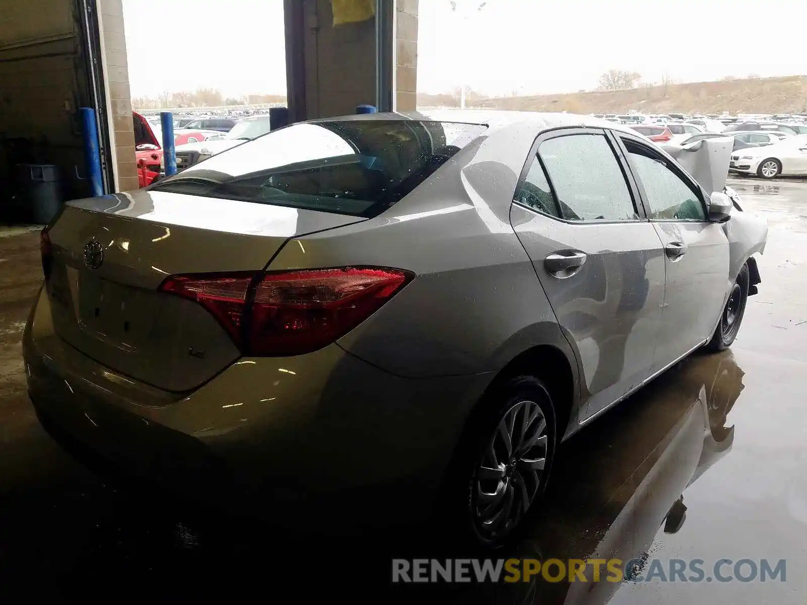 4 Photograph of a damaged car 2T1BURHE4KC204374 TOYOTA COROLLA 2019