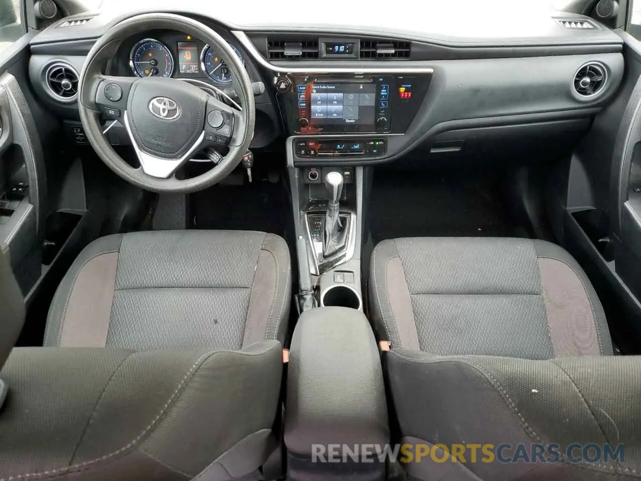 8 Photograph of a damaged car 2T1BURHE4KC204472 TOYOTA COROLLA 2019